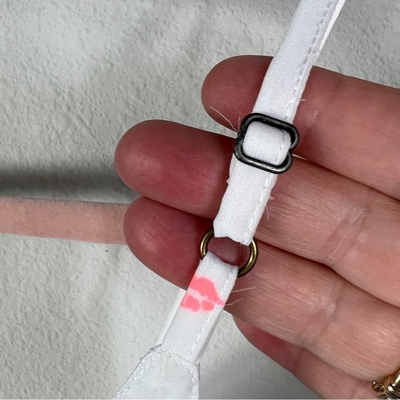 Japna Women's Camisole Top Lips Print Adjustable Straps Lined Flowy Size M - Picture 3 of 8